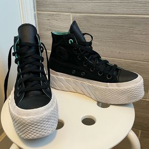 Converse chunky sole black with leather accents size 5 used